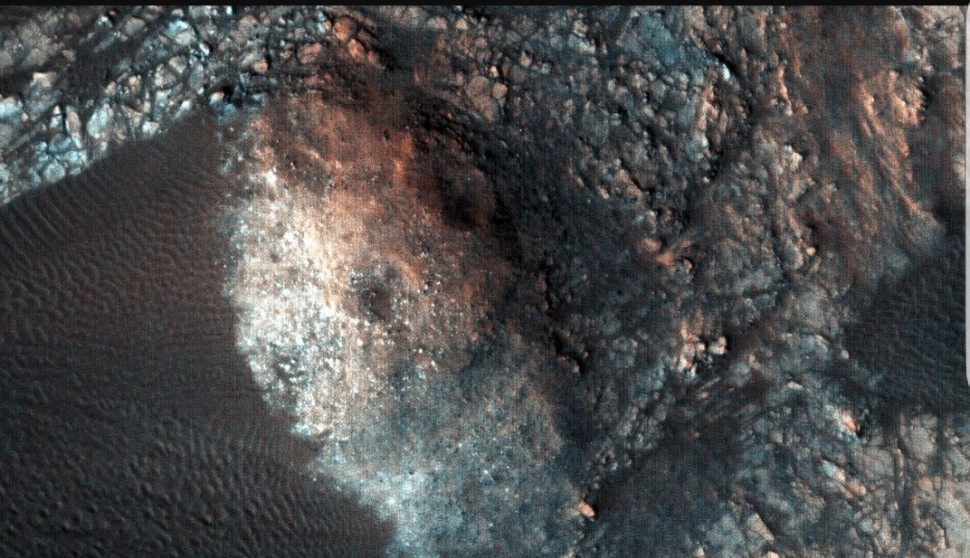 화성 '바챤 둔' 모래언덕 <이미지 출처 : 나사 트윗터 공식계정 https://www.jpl.nasa.gov/spaceimages>